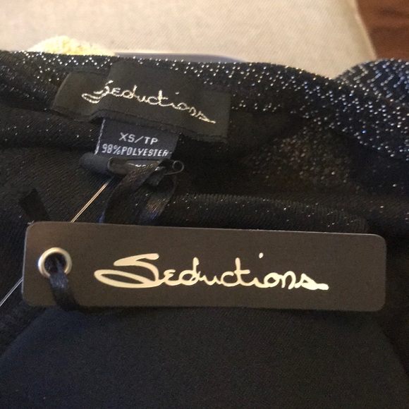 Women’s Top - Picture 5 of 5